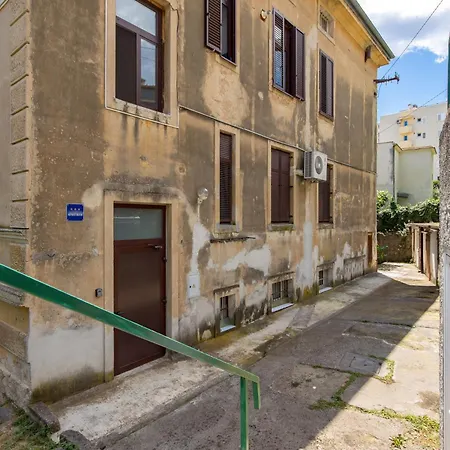 Paradise View Deluxe Apartment *